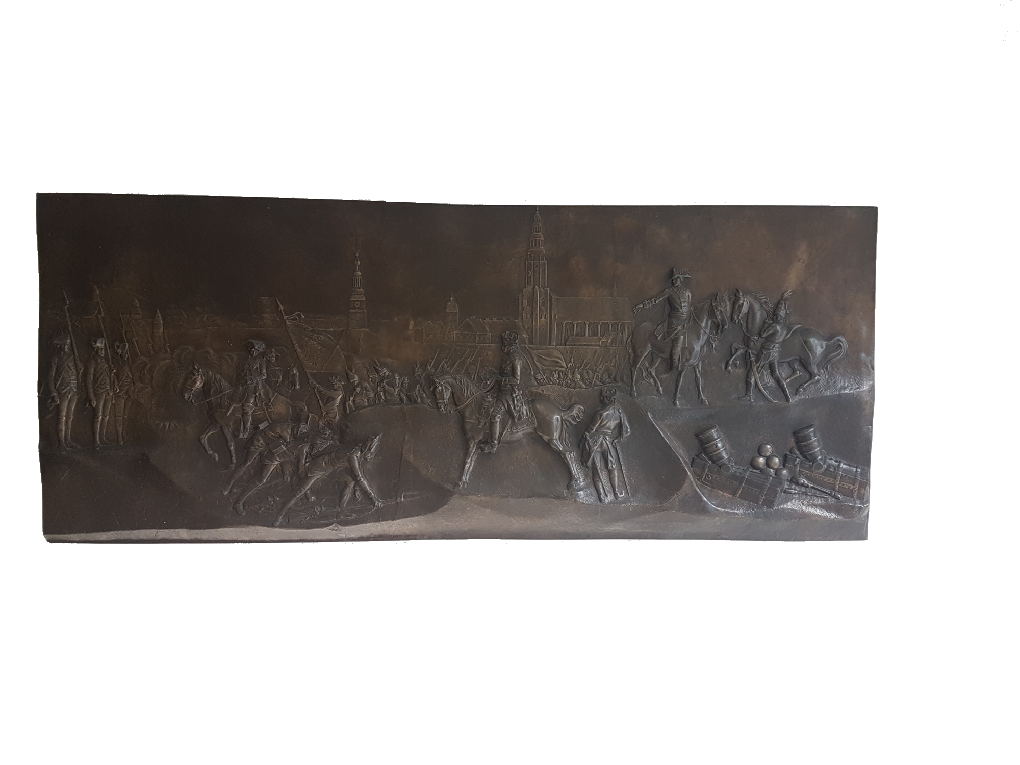 Bronze-Wandrelief nach Johann Gottfried Schadow, das die Übergabe der Festung Schweidnitz im Jahre 1762 zeigt.